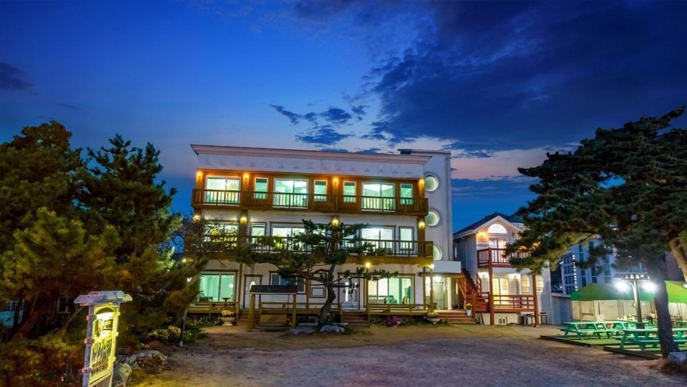 Hotel Anmyeondo Badasori à Taean Extérieur photo